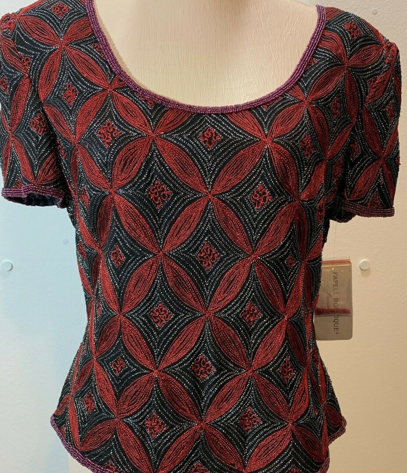 Papell Boutique Red and Black Womans Beaded Boston Mall Bargain sale L Romantic Size Sil
