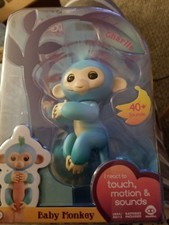 FINGERLINGS CHARLIE Blue/Green WowWee Fingerlings Interactive Baby Monkey NEW