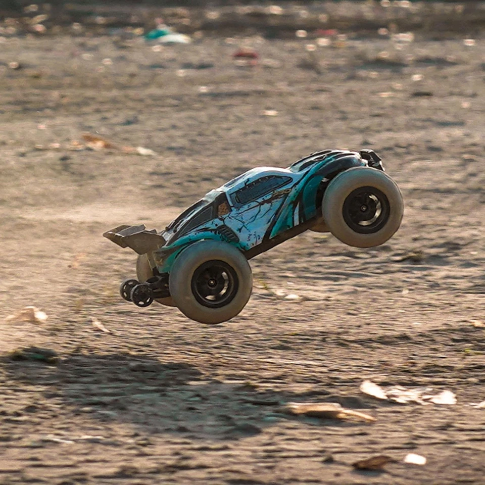 2.4GHz RC Off Road Vehicle Q117 1/16 RC High Speed 4WD Car 70km/h RTR LED Model - Image 2 of 4