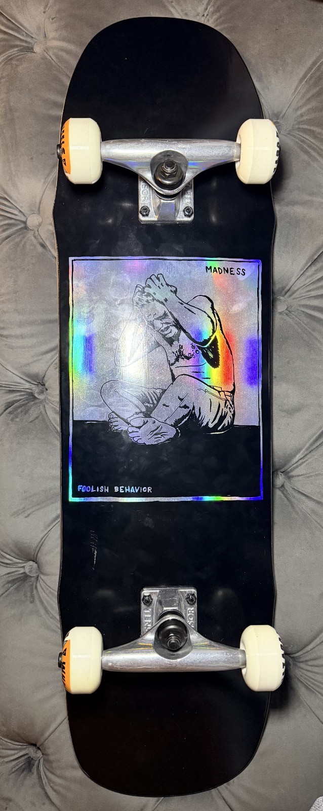 Madness Resin 7 Skateboard 8.5 &ndash; Street & Park Complete Deck