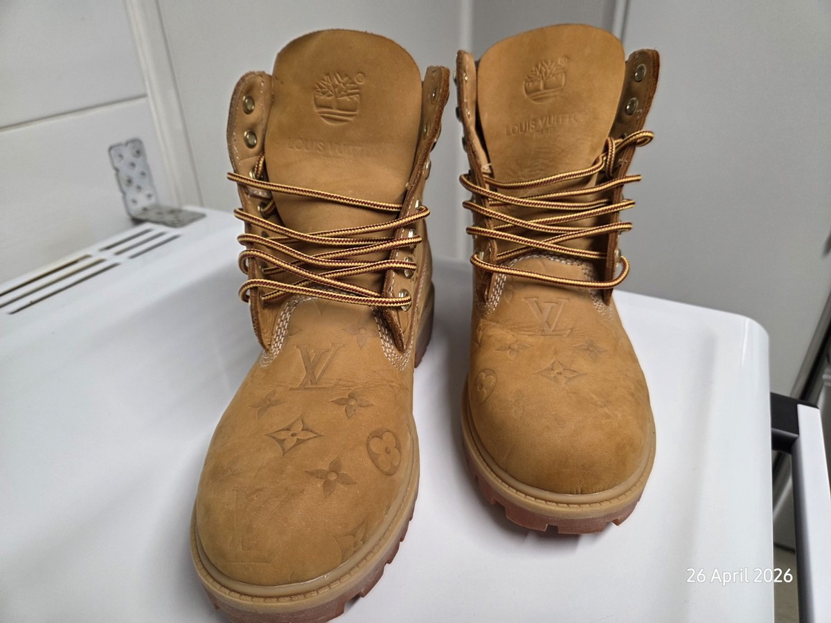 Louis Vuitton Timberland Monogram Tan Leather Ankle Boots  display picture 3