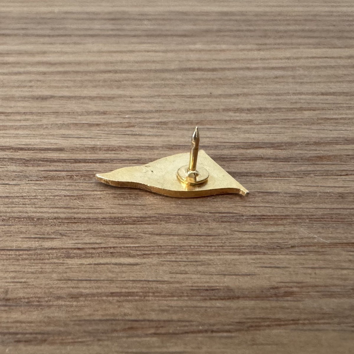 Louis Vuitton Cup Vintage Lapel Pin LV Sailing Burgee Flag Gold