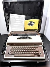 Vintage 1980’s Royal Academy Typewriter & Black Hard Case (*Needs Belt-Repair) thumbnail