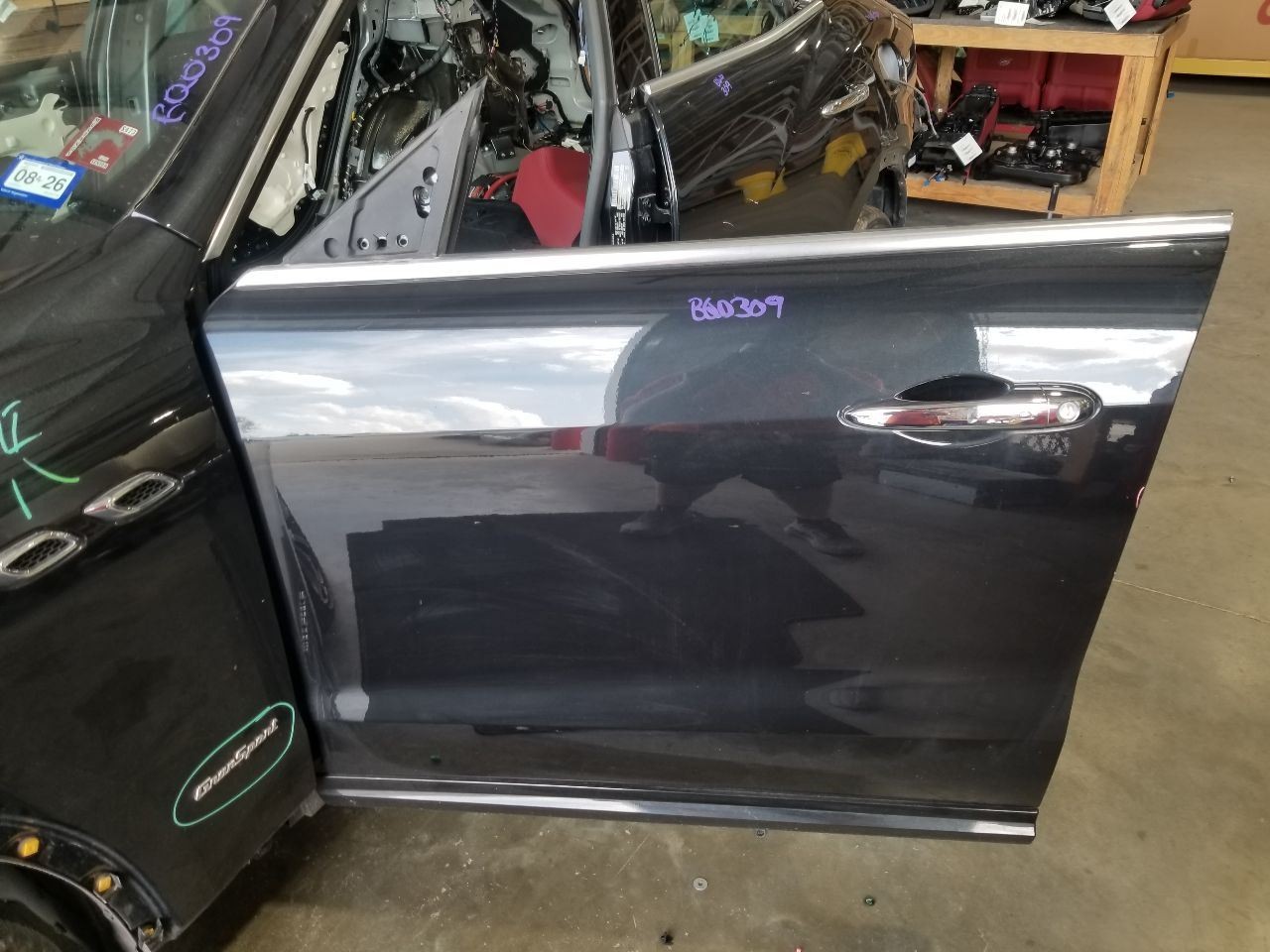 Maserati Levante FRONT+LEFT Door shell