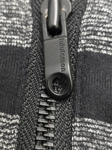 Lululemon LS Black & Gray Striped Slanted 1/4 Zip Pullover Size Medium Excellent - Bild 5 von 6