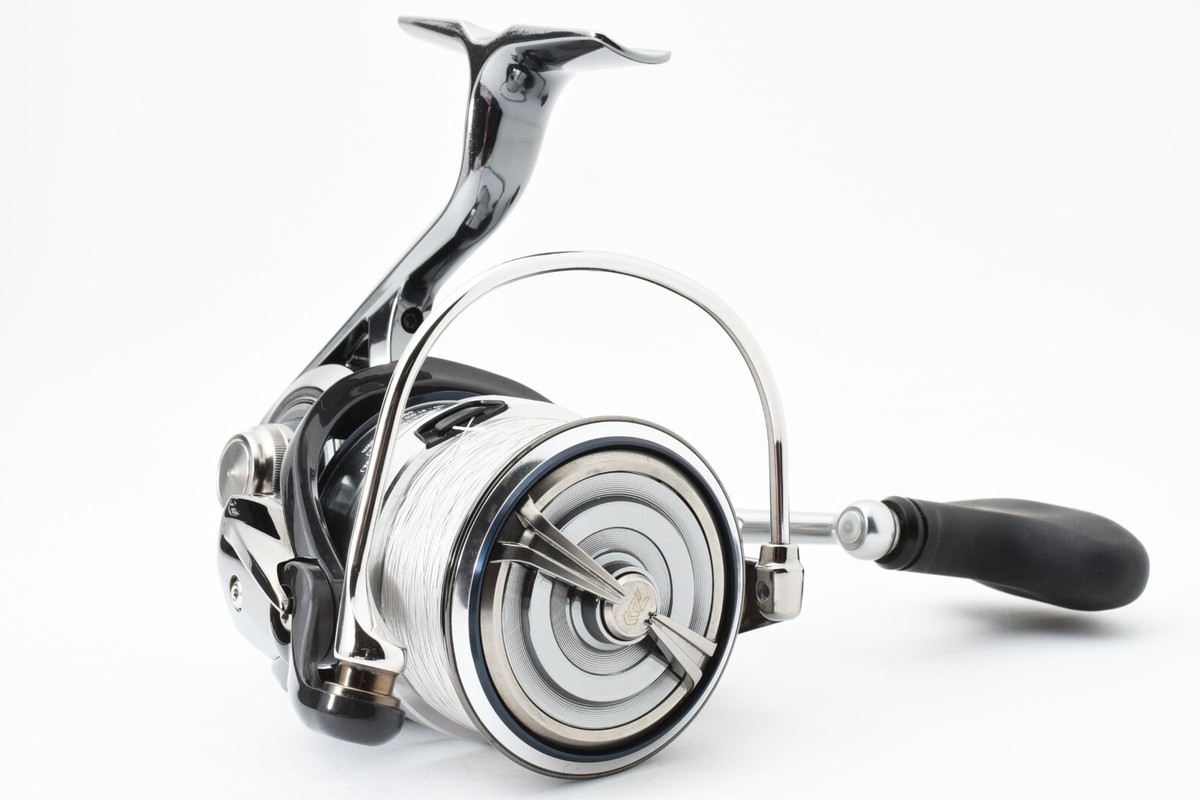 Daiwa 18 EXIST LT 4000-CXH Spinning Reel Near Mint From Daiwa 18 EXIST LT 4000-CXH Spinning Reel Near Mint From