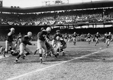 Packers Hall Of Fame Running Back Tony Canadeo NFL OLD PHOTO