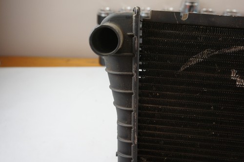 91-96 Corvette C4 Radiator GM Original USED OEM With Hose W/O Filler Cap CU1052 - Picture 7 of 10