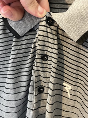 Camisa polo de golf Chervo bloqueador solar para hombre XL manga corta gris con tiras negras - Imagen 8 de 19