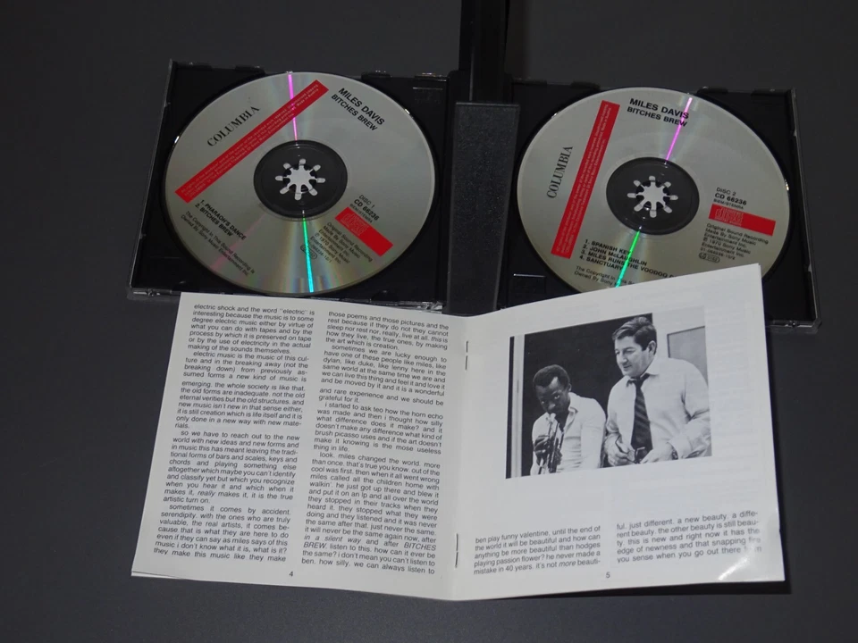 MILES DAVIS - BITCHES BREW (1970) / 2-CD-BOX-SET (CD'S MINT-) - Bild 2 von 3