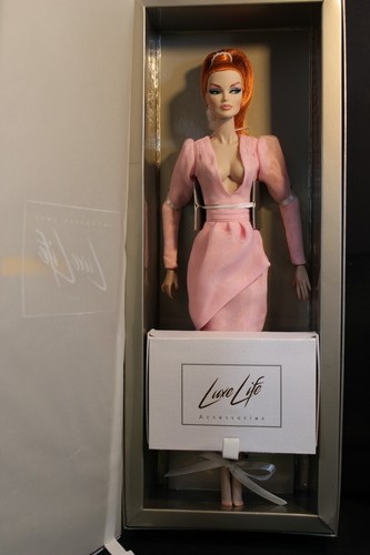 Integrity - Fashion Royalty - Veronique The Love of Luxe -2018 Luxe Life Conv. - Picture 2 of 10