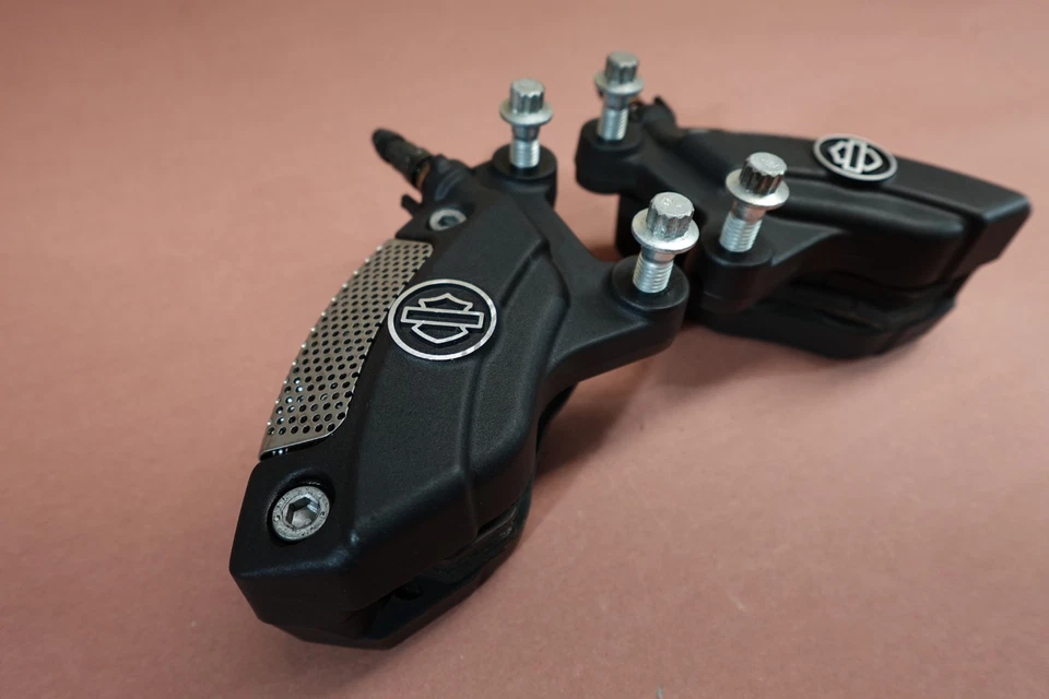 2009-2017 Harley VRSCF Muscle V-Rod pinça de freio dianteira direita esquerda - Imagem 2 de 4