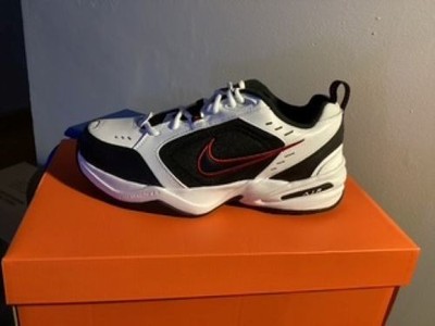 Nike Mens Air Monarch IV (4E) sneakers