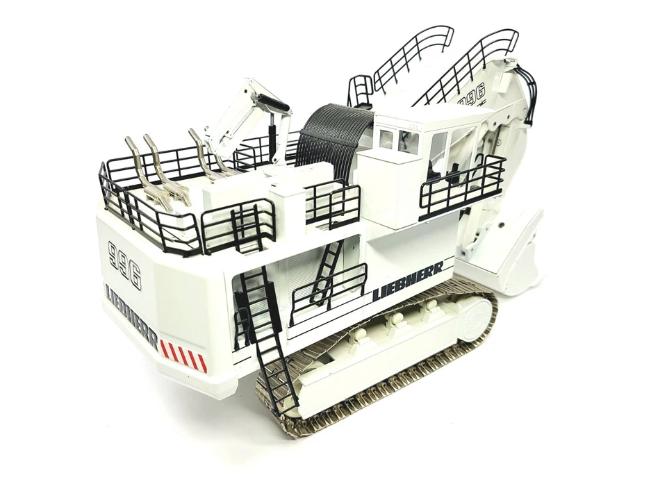 Liebherr R996 Mining Front Shovel - Conrad 1:50 Scale Diecast Model #2811 - Image 4 of 4