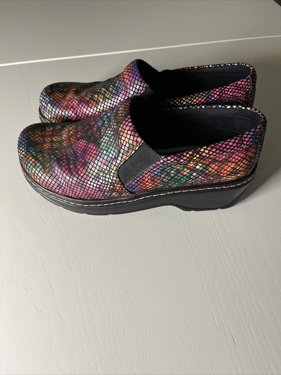 Klogs nursing shoes store near me