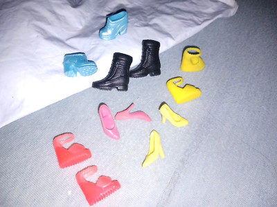 BARBIE  EXTRAVAGANTES SCHUH SET  2 bunt gemischt    0524
