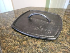 Lodge Cast Iron Square Ribbed Panini Press 8.25-Inch EUC