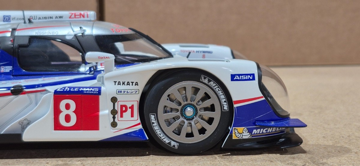 AUTOart 1/18 2014 Toyota TS040 HYBRID LE MANS 24 hrs #8 (Read Desc