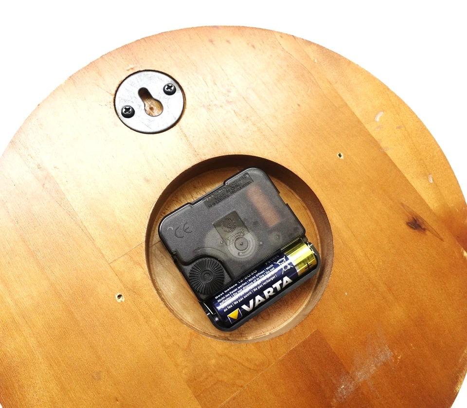 Victoria Station London Wood 21.5cm Round Circle Wall Clock Roman Numerals - image 4 of 4