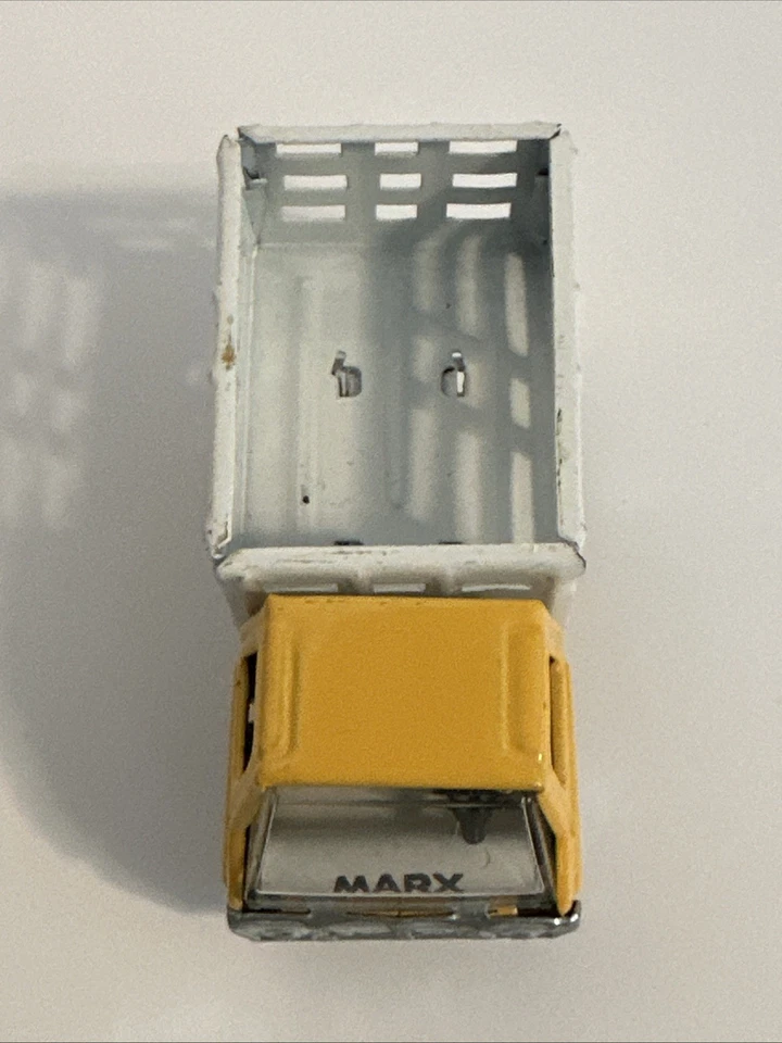 Vtg Louis Marx Pressed Metal Toy Pickup Cattle Truck Yellow - Image 4 of 4