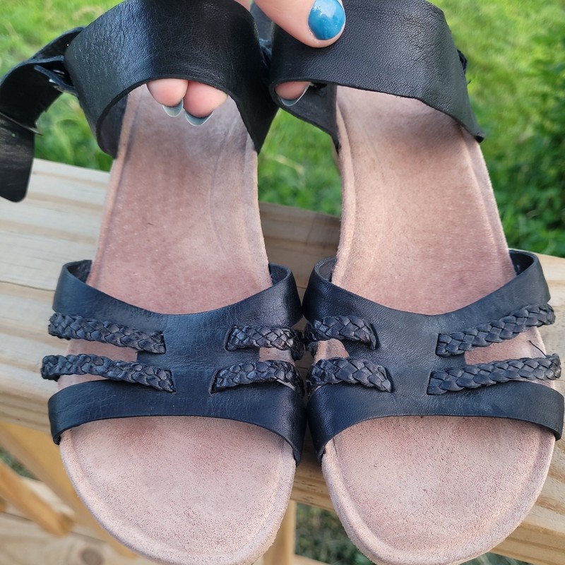 Ugg Serinda Black Wedge Leather Sandal Size 9.5