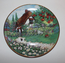 Franklin Mint - Lilliput Lane Plate - Granny Smiths Cottage