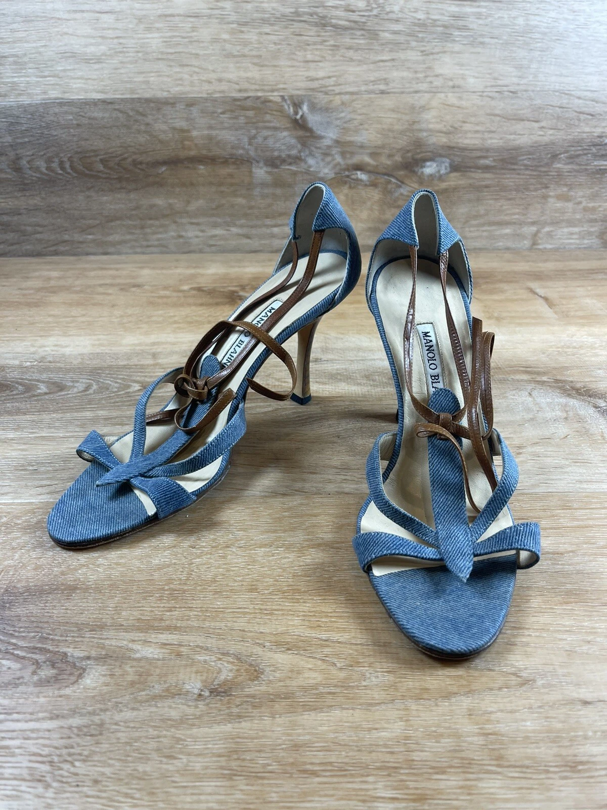 MBT Sandali con cinturino MANOLO BLAHNIK blu tessuto denim Venusa taglia 37 US 7
