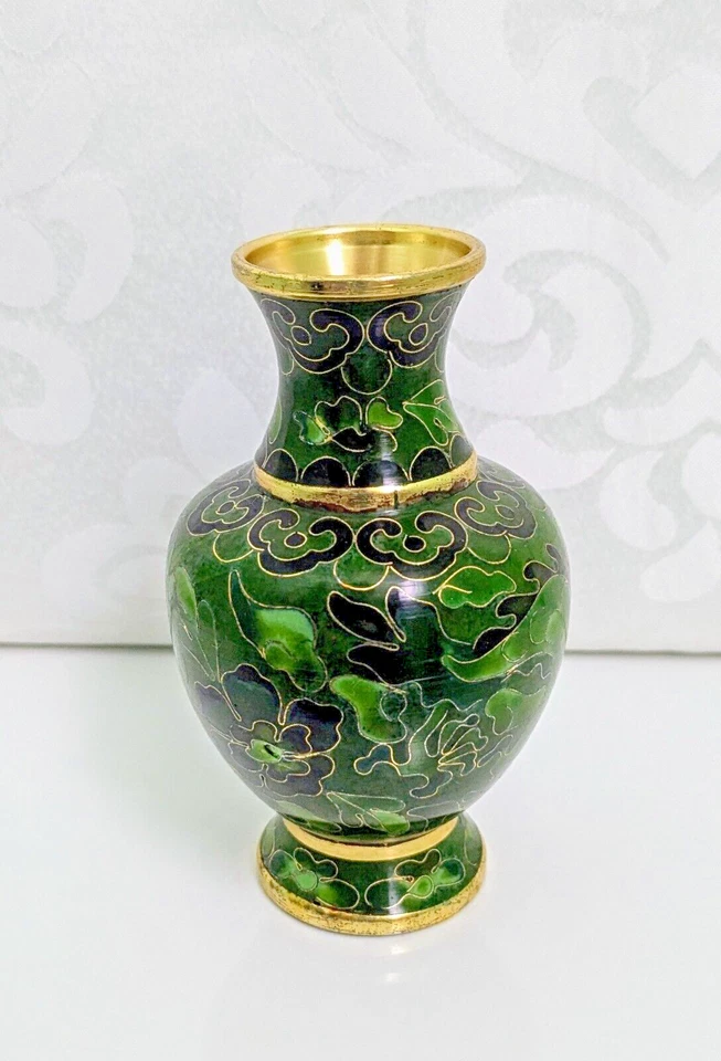 Vintage Chinese Cloisonné Enamel Emerald Green Vase: Dragon & Peony, 4" Tall - Image 3 of 4