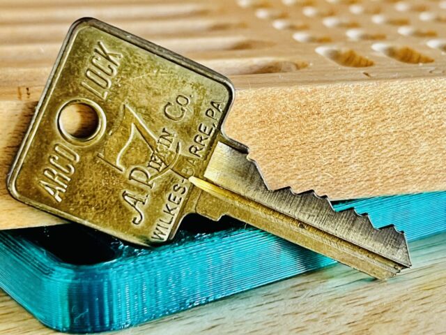 Rifkin Co. “Arco 7” 7-Pin High Security Lock Bank Key Locksport Collector