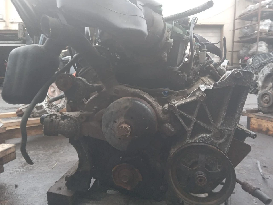 Used Engine Complete Assembly fits: 2012 Chevrolet Suburban 1500 5.3L gasoline V Foto 2 de 4