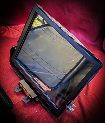 Glide Gear TMP 100 Tablet/ Smartphone Teleprompter with Carrying Case