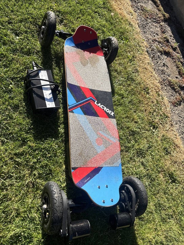 Lacroix Nazare Lonestar electric skateboard - range up to 50 miles New Charger