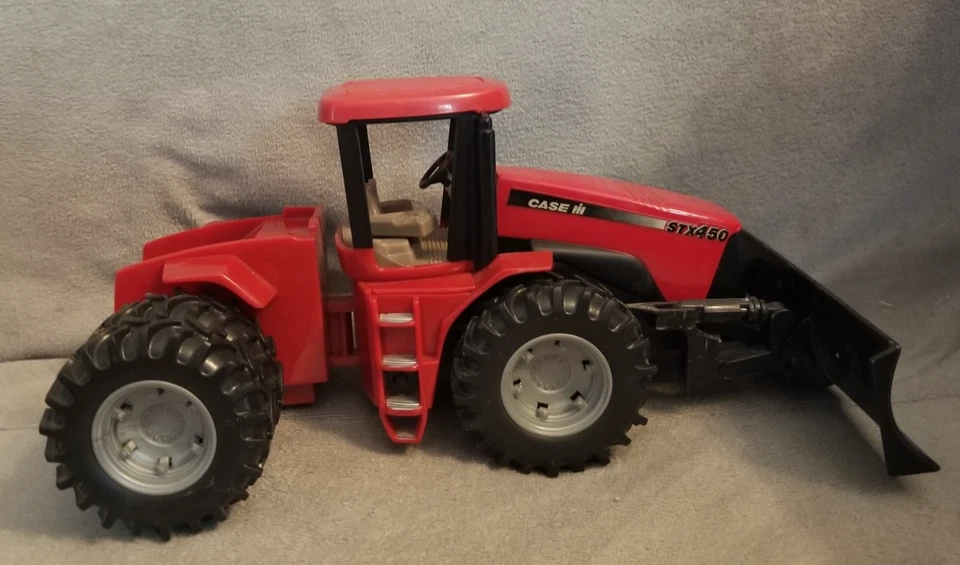 Case International IH STX450 Tractor 4WD Quad w/ plow ERTL 1/32 Plastic Diecast - Image 3 of 4