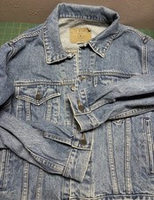 Vintage The Gap Denim Trucker Jacket Medium Blue Jean USA Fabric 1990s