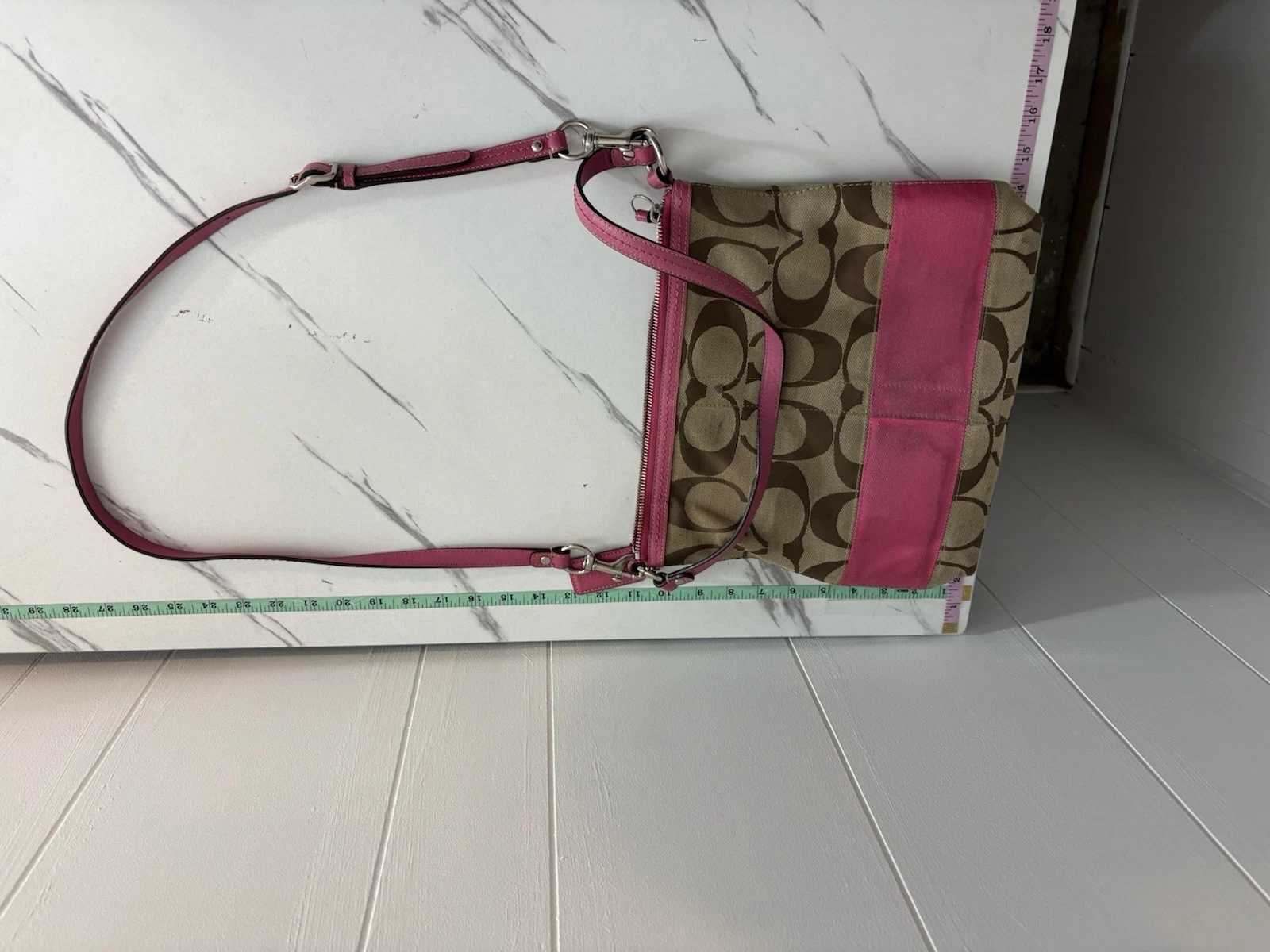 Borsa a tracolla Coach Signature marrone tela rosa righe chiusura cerniera vintage Y2K