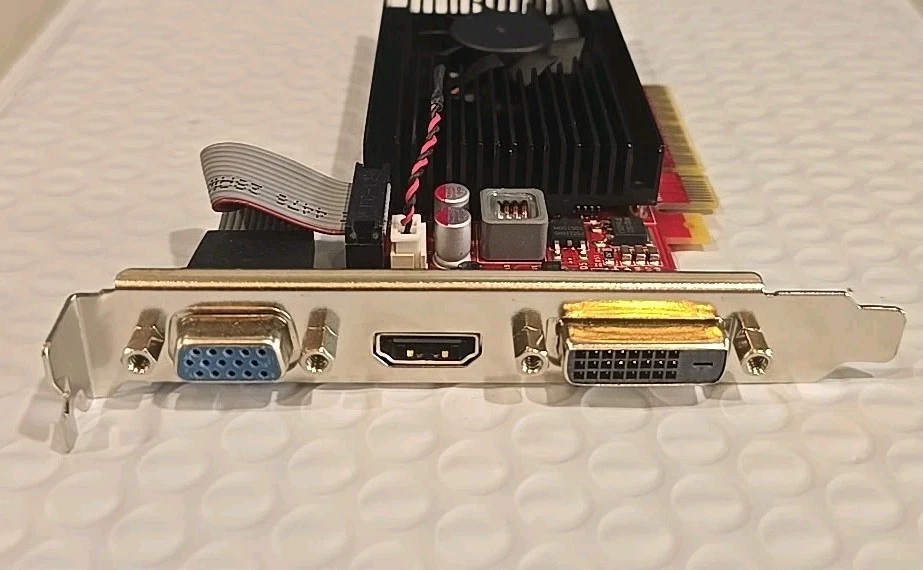 Dell Nvidia GeForce GT 730 DE 2GB GDDR3 PCIe Video Card - Image 3 of 4