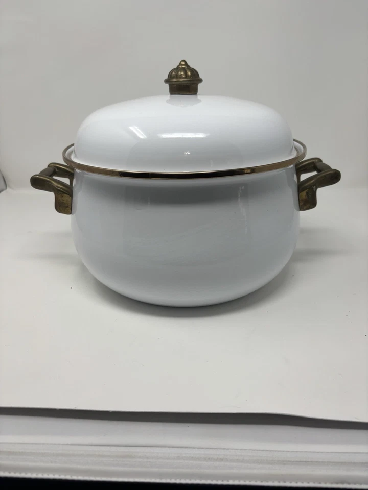 Bon Chef Enamel Pot 3 Qt. with Handles Vintage Serving Ivory Lid - Image 3 of 4