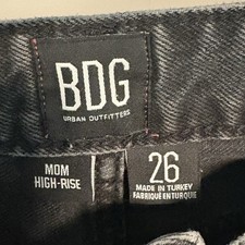 Urban Outfitters BDG MOM JEANS High Rise Faded Black Tapered Leg Size 26 27x30 