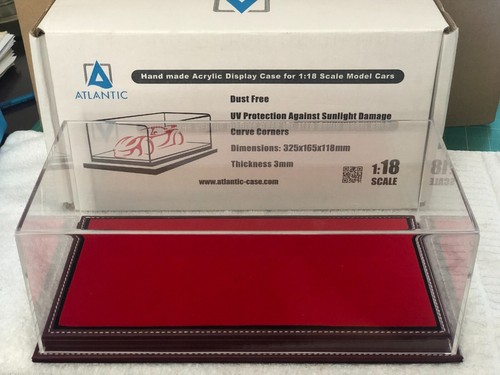 Vitrine De Présentation ATLANTIC CASE 1/18 - Modèle Mulhouse Cuir Argenté 10247 - Pour Collection Voitures