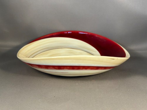 Murano glass Vetro Artistico ivory/red spiral folded bowl. Approx. 7 x 5 1/4” - Picture 2 of 8