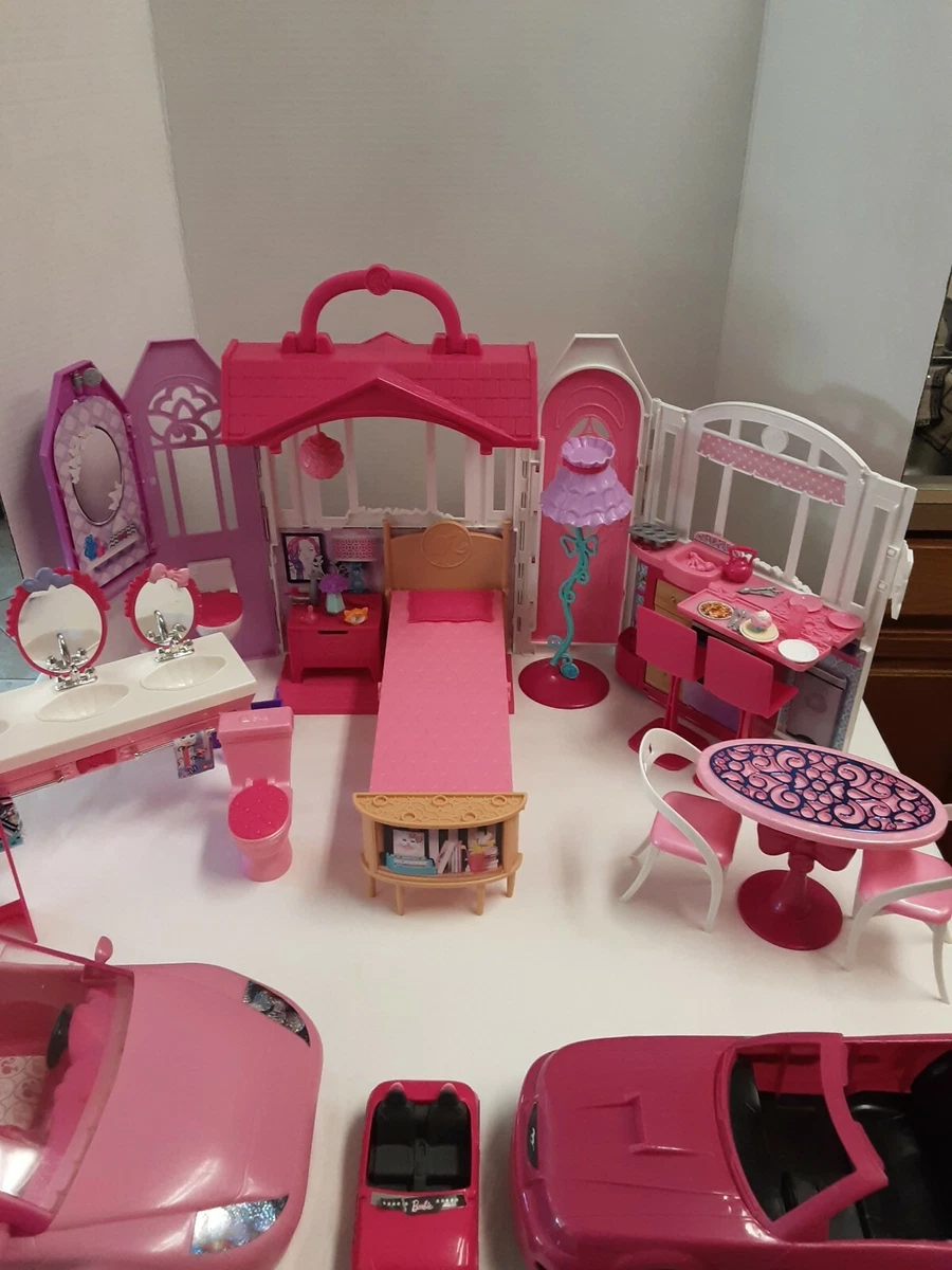 Barbie Glamour Camper - Exclusive Set with 4 Dolls