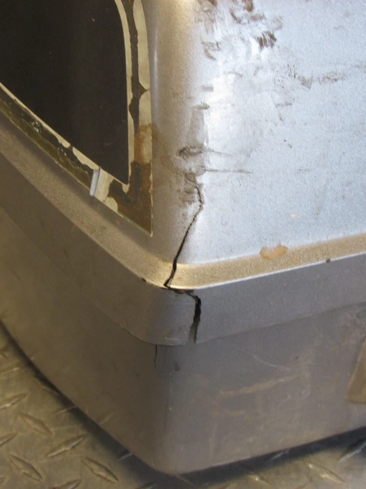 83 HONDA GL1100 GL 1100 GOLDWING 1983 RESPALDO TRASERO MALETERO DE ALMACENAMIENTO Foto 3 de 4