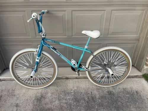 26” HARO LINEAGE TEAM MASTER (Custom Turquoise)