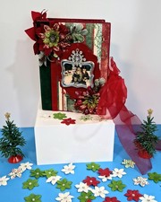 BEAUTIFUL LARGE HANDMADE CHRISTMAS SCRAPBOOK ALBUM ROOM FOR 70 PICTURES 8"x 7"