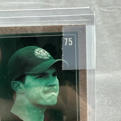 2003 FLEER FLAIR DIAMOND CUTS - BARRY ZITO / GAME WORN JERSEY - Picture 9 of 20