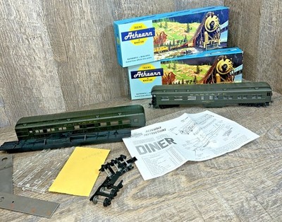 Pair Of HO  Scale Santa Fe Std Diner Car Kit in Box Athearn Trains #1891