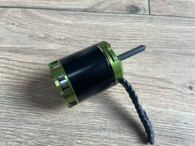 Moteur Savox 600 Class BSM4760 Pro Spec pour vos sessions de voltige le week-end