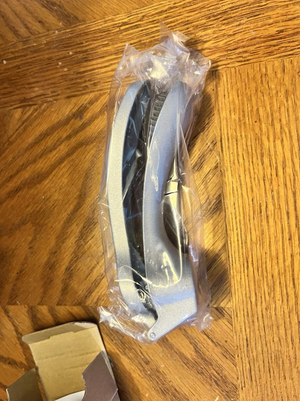 Pampered Chef 2576 Garlic Press Silver/Black Manual Dishwasher Safe