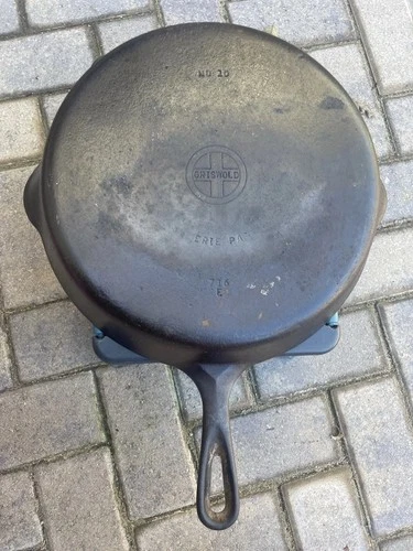 Griswold #10 Cast Iron Skillet Pan 716 E Erie PA USA 10 Small Logo