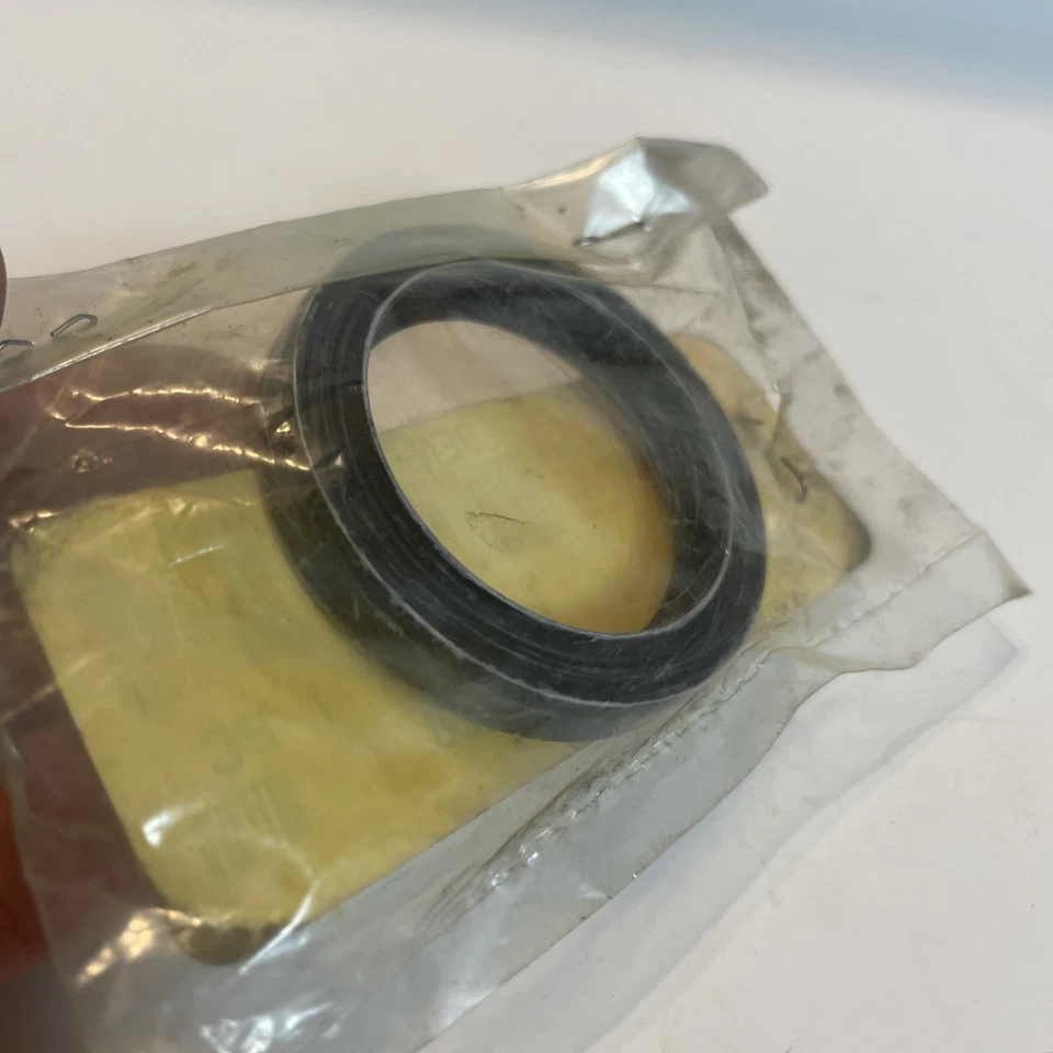 Nuevo de Lote Antiguo Yamaha OEM Sello de Aceite 1988-1990 FZR400S 1994-1997 XJ600 3EN-23145-00 Foto 2 de 2